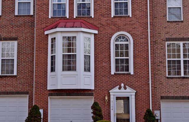 5104 GLENN DALE WOODS COURT - 5104 Glenn Dale Woods Court, Glenn Dale, MD 20769