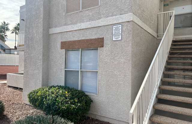 Lower level 2 bedroom close to pool. photos photos Lower level 2 bedroom close to pool. photos photos