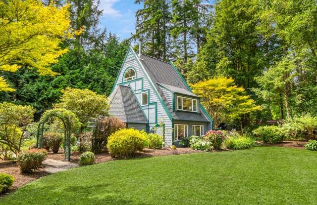 Bainbridge Island Oasis Gallery 1