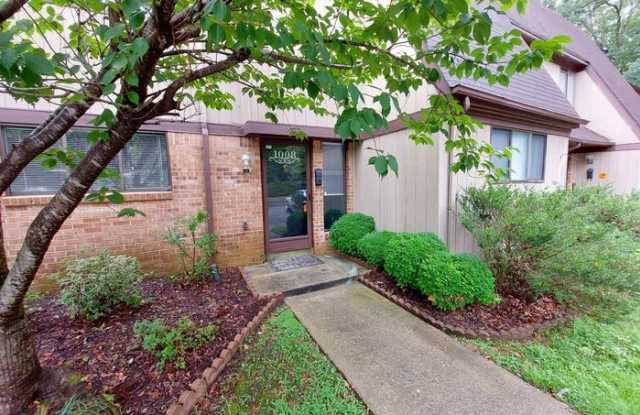 1008 North Green Drive Gallery 1