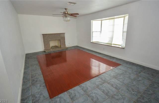6772 Carrera Drive Gallery 4