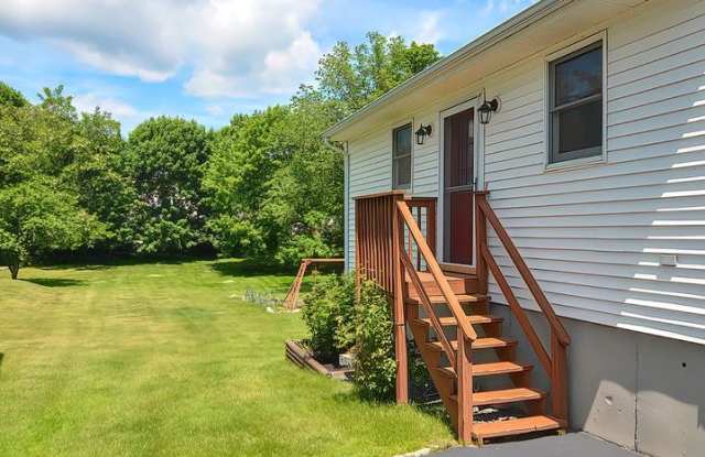 Winter rental: Dot's Place- (Utilities Included) photos photos