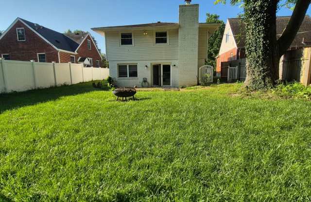 Charming 3-Bedroom Oakwood Home – 319 Orchard Dr Gallery 3
