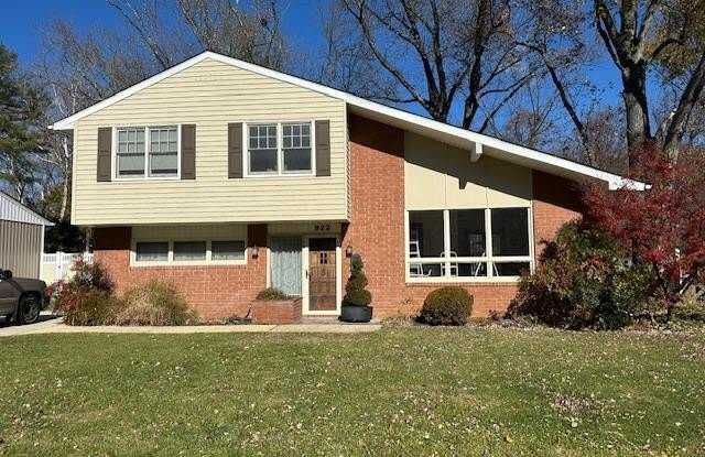 922 BEAVERBANK Circle photos photos