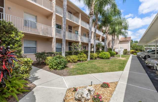 SEASONAL GORGEOUS 2 BEDROOM, 2 BATHROOM CONDO LOCATED IN STONEYBROOK AT PALMER RANCH! photos photos
