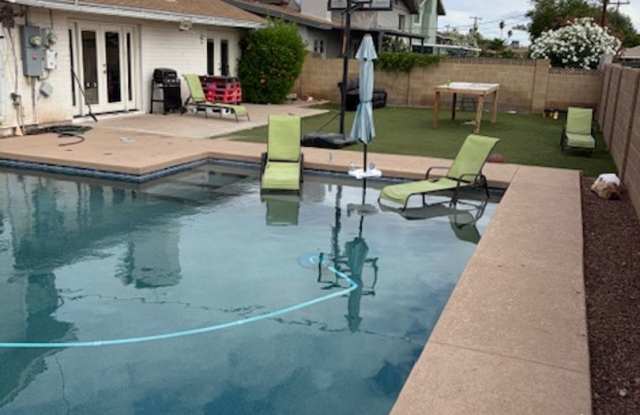 Exceptional 6-Bedroom Residence Near ASU with Garage & Modern Conveniences photos photos