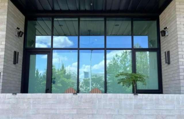 522 S Harrington Street Gallery 2