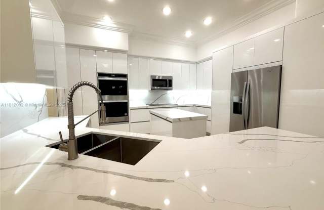 2547 Montclaire - 2547 Montclaire Court, Weston, FL 33327 2547 Montclaire - 2547 Montclaire Court, Weston, FL 33327