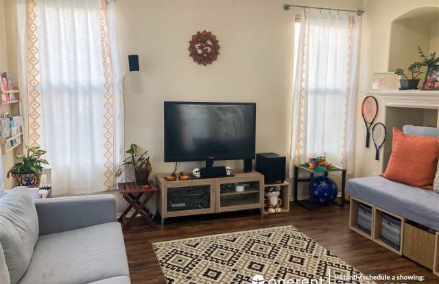 12273 Pepper Tree Ln Gallery 2