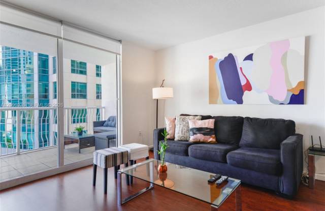 1200 Brickell Bay Drive Gallery 1