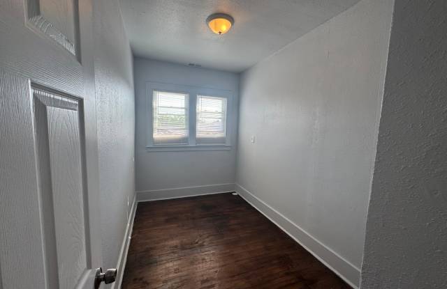 3724 Wager Avenue - 3 (3726 A1) UP Right Gallery 4