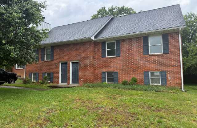 Welcome to 451 Woodview Dr. in Lexington! photos photos
