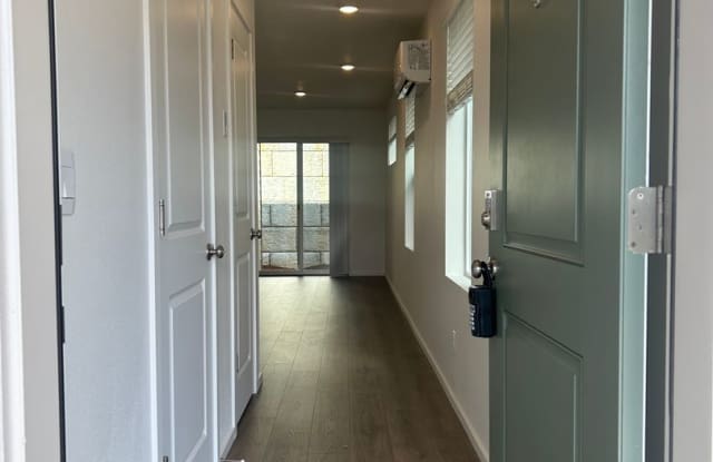 New Construction 4 BD Vancouver Home with Covered Patio Gallery 3