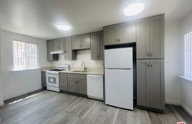 740 N Hill Pl photos photos