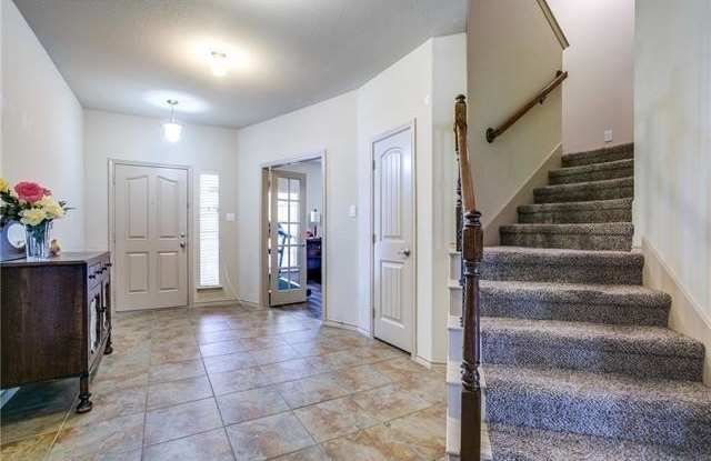 5032 Holliday Drive Gallery 3