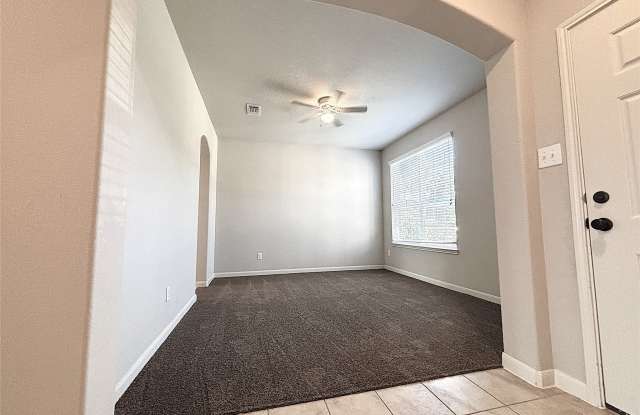 5030 Royal Springs Drive Gallery 2