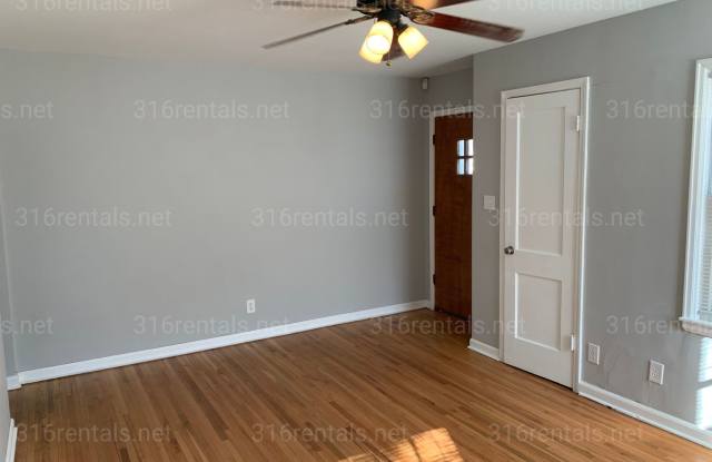 $900 - 2 bedroom / 1 bathroom - Single Family Home *COMING SOON* photos photos
