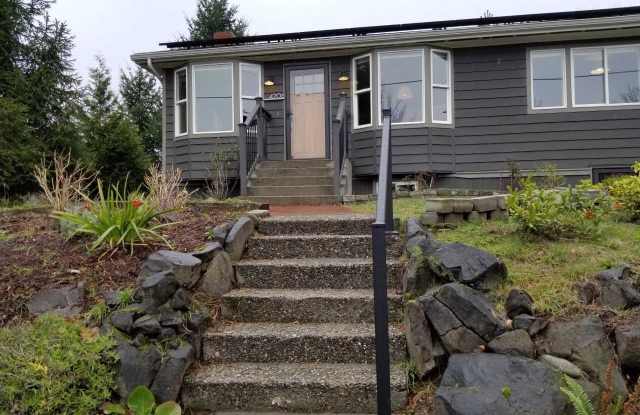 Touring this Weekend! Large Unique Home in View Ridge at Bryant Park-Dog ok! - 4206 Northeast 65th Street, Seattle, WA 98115