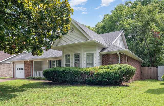 Charming 3- Bedroom Home with Sunroom in the Heart of Franklin – Available Now! photos photos