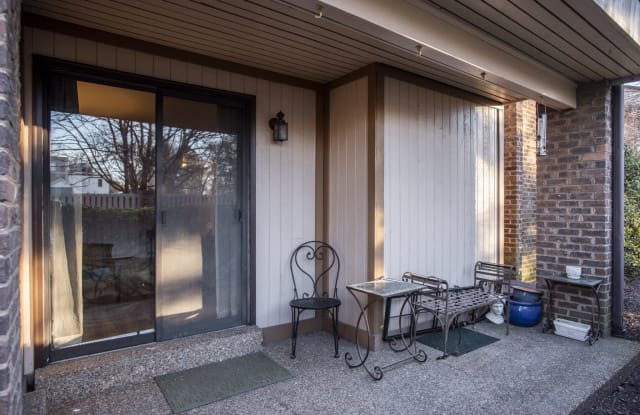 138 Hillsboro Pl - 138 Hillsboro Place, Nashville, TN 37215