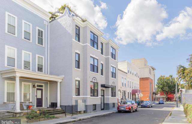 646 NEWTON Place NW Gallery 3