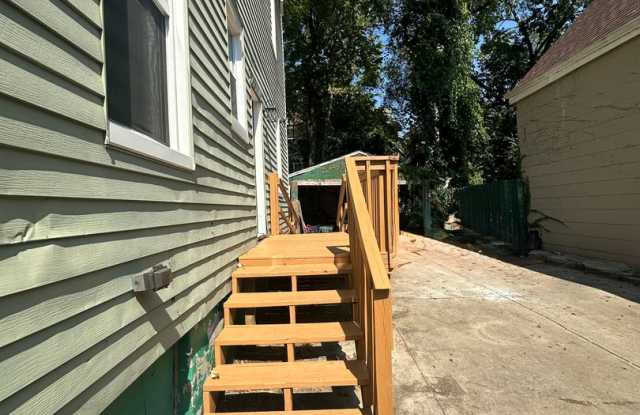 6 Bed/2 Bath Mins. from UC $750/pp ($4500/mo)w/Ample Parking Gallery 3
