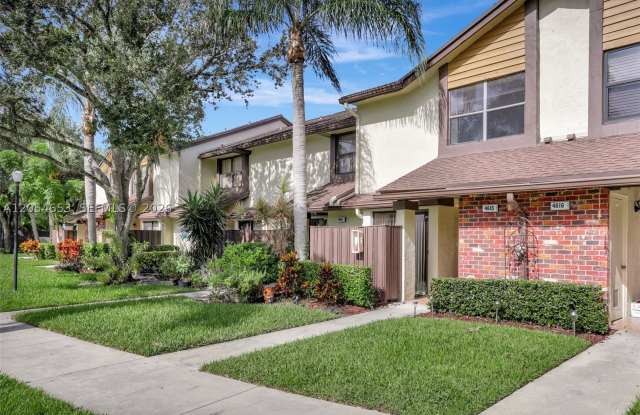 4615 Carambola Cir S Gallery 3