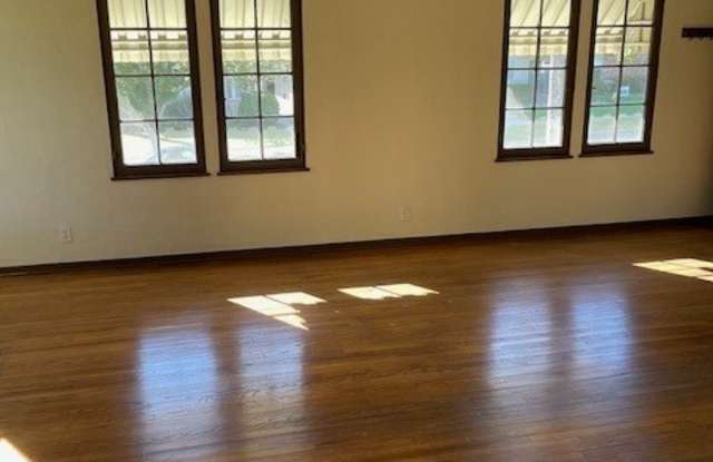 1616 Fremont Gallery 3