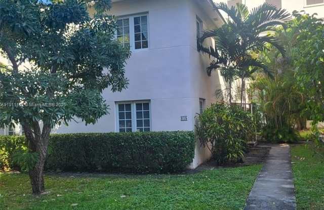 215 Sidonia Ave photos photos