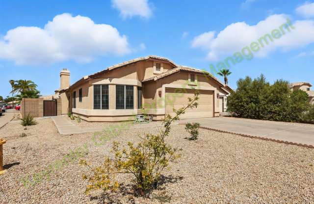 Lovely Corner Lot 3 Bed / 2 Bath Home w/ Private Pool photos photos