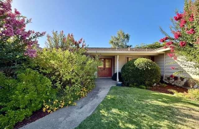 75 Stuart Court Gallery 3