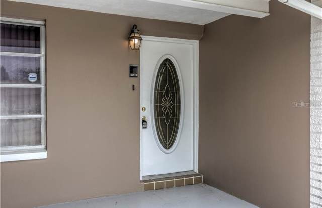 7015 CHERRY LAUREL DRIVE Gallery 2
