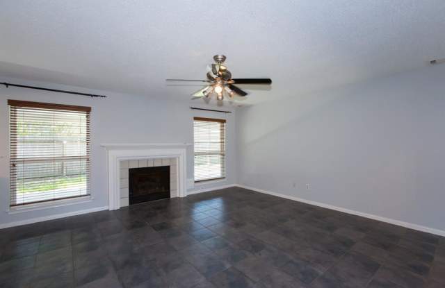 8819 Village Hills Drive Gallery 4