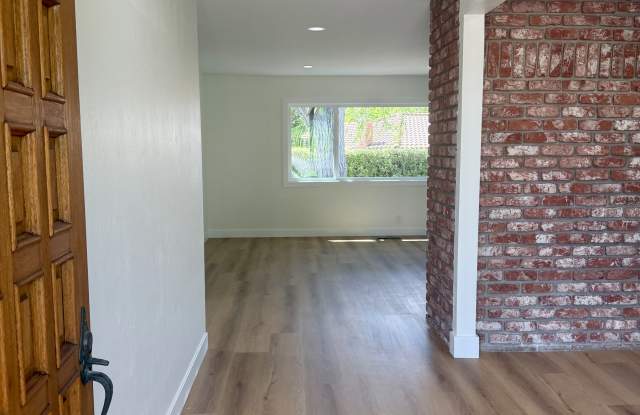 359 Polk Way Gallery 3