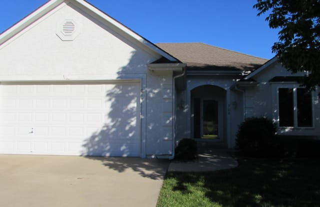 709 SW 40th St - 709 Southwest 40th Street, Blue Springs, MO 64015
