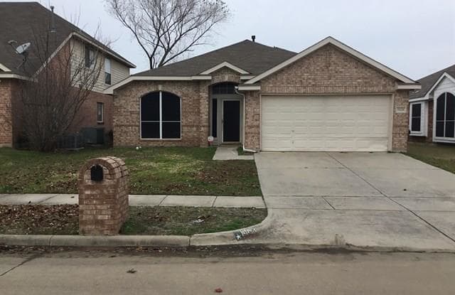 5628 Creekhollow Drive - 5628 Creekhollow Drive, Arlington, TX 76018
