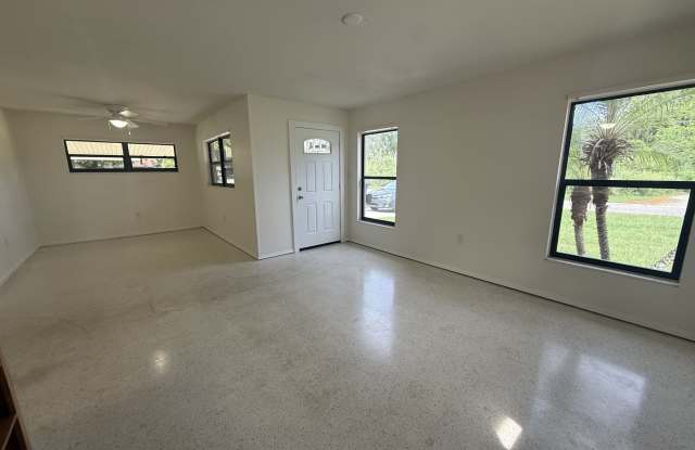 1301 North Sinclair Avenue Gallery 3