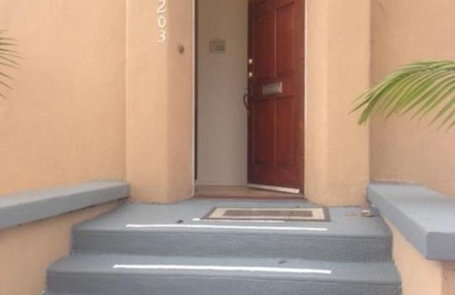 203 N. Swall Drive Gallery 3