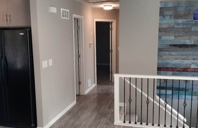 HURRY THIS WON'T LAST LONG! Gorgeous 3 bed, 2 bath in beautiful Parkville! photos photos