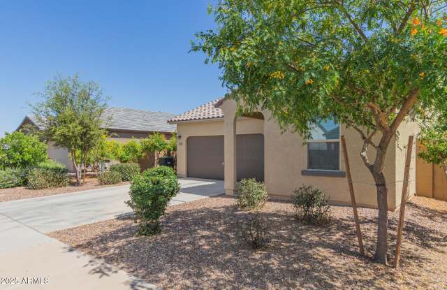 2415 E San Miguel Drive Gallery 2