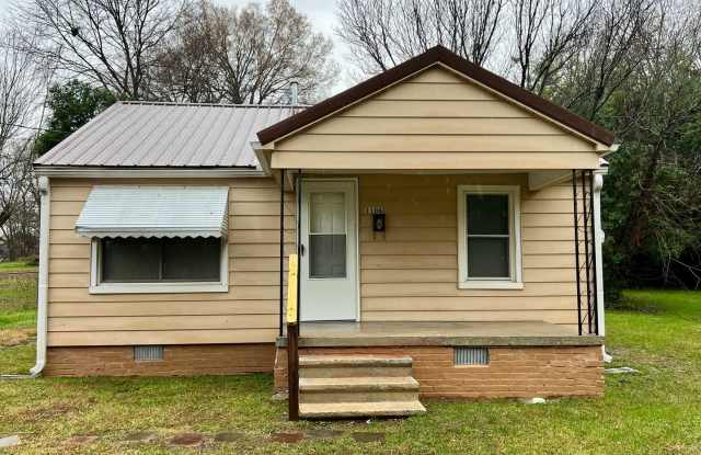 Two bedroom, 1 bath house in Burlington Gallery 3
