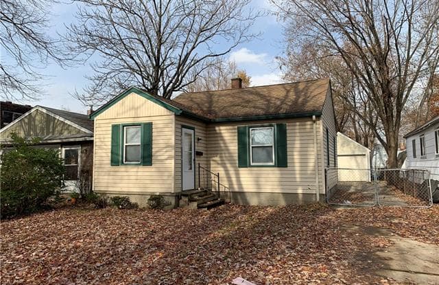 1005 E EVELYN Avenue - 1005 East Evelyn Avenue, Hazel Park, MI 48030