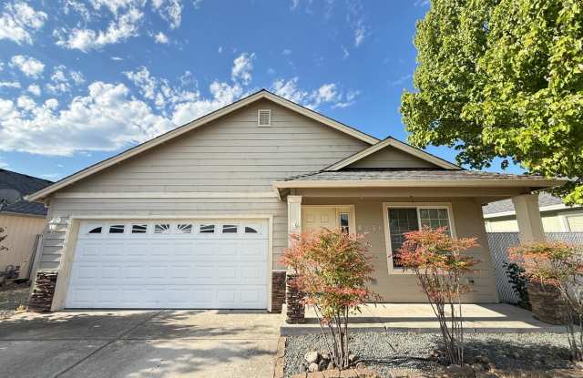 3 bedroom, 2 bath home in White City! photos photos 3 bedroom, 2 bath home in White City! photos photos