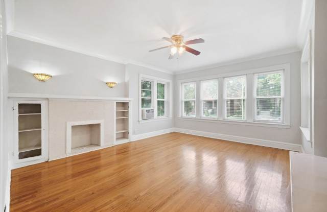 6945 S calumet Avenue Gallery 2