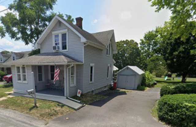 3 Bedroom Home on Large Lot! Gallery 1