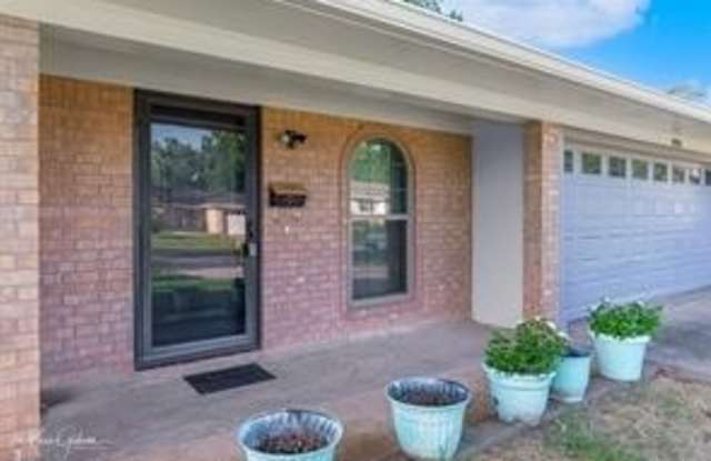 1920 Venus Drive Gallery 3