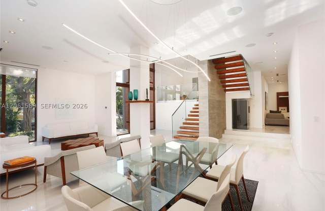 121 Buttonwood Dr Gallery 4