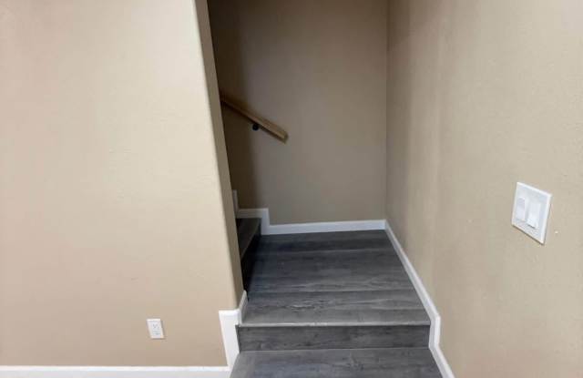 627 South Rowan Avenue photos photos