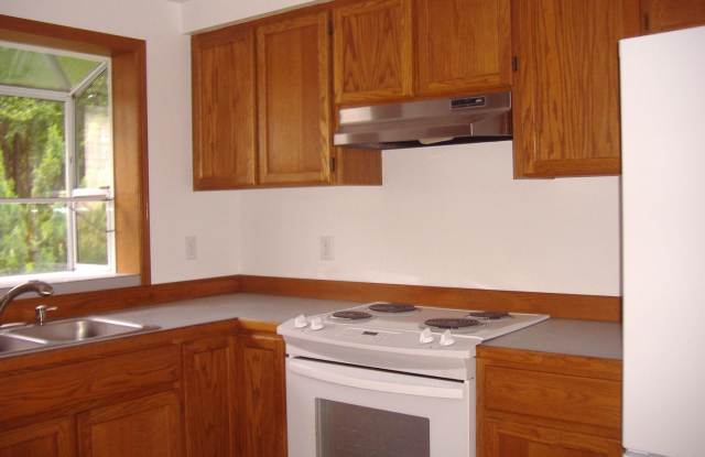 26255 Iowa St NE Gallery 3