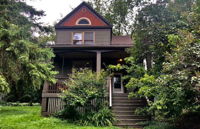 Beautiful 3 Bedroom Home - 1123 East 5th Street, Duluth, MN 55805 Beautiful 3 Bedroom Home - 1123 East 5th Street, Duluth, MN 55805